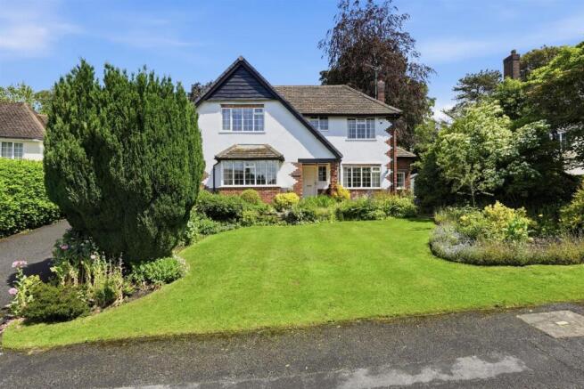 3 bed property, in Badger Road, £895,000