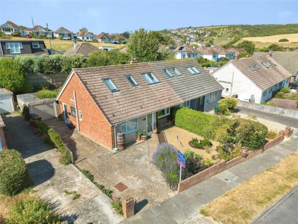 4 bed property, in Coombe Vale, £450,000