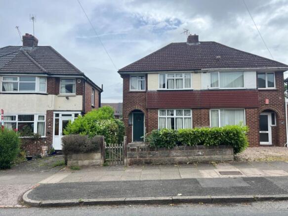 3 bed property, in 18 Edenhurst Road, £89,000