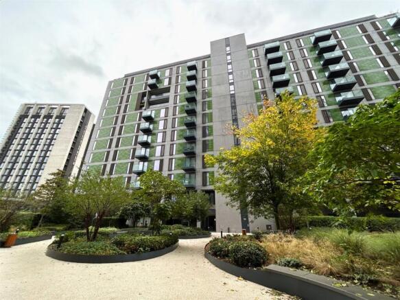 1 bed property, in Blackfriars, £230,000