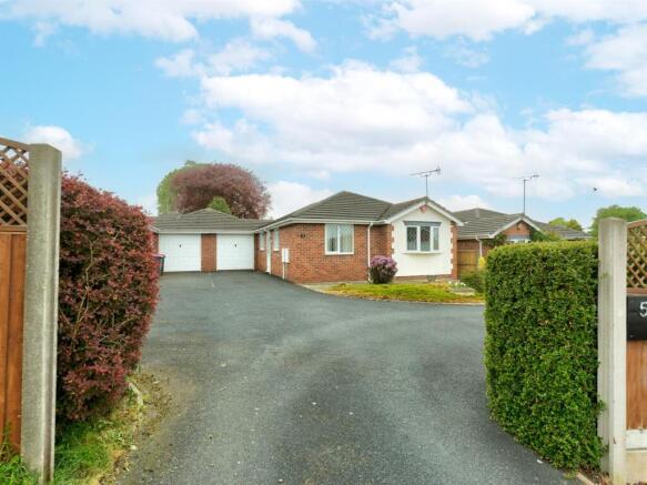 3 bed property, in Hollies Road, £269,950
