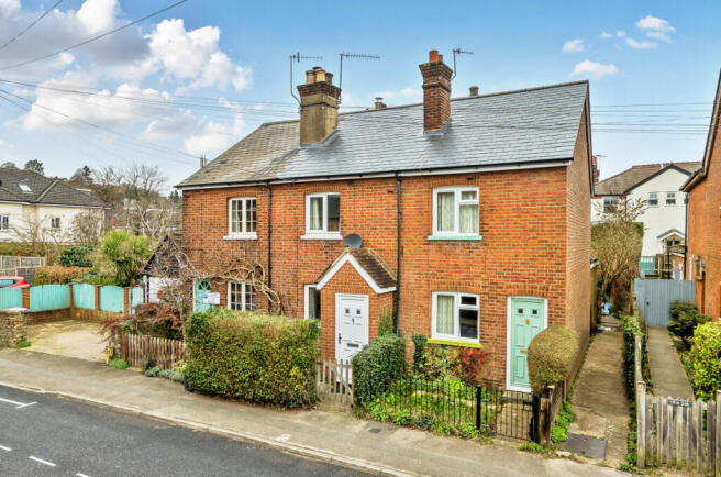 2 bed property, in Farncombe, £400,000