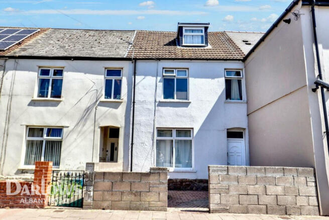 6 bed property, in Mundy Place, £325,000
