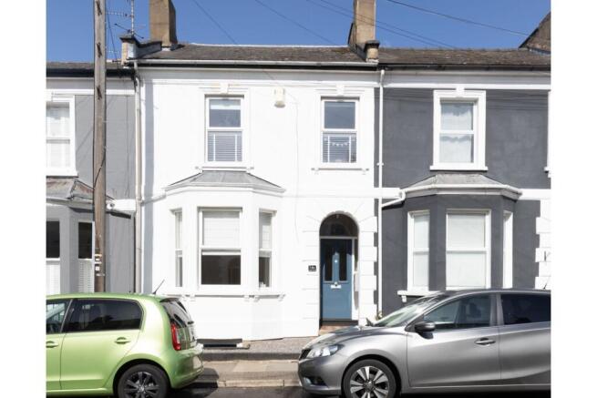 4 bed property, in Leighton Road, £550,000