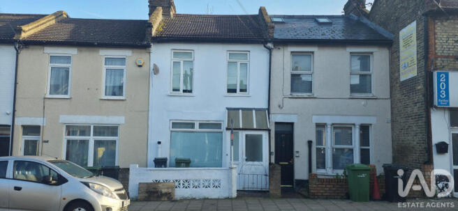 4 bed property, in Eardley Road, £495,000