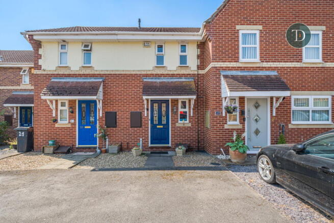 1 bed property, in Redwood Drive, £130,000