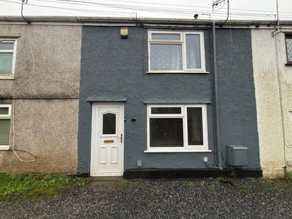 3 bed property, in Mill Row, £140,000