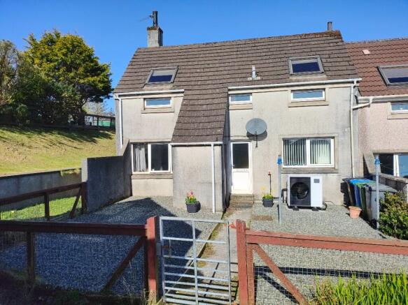 2 bed property, in 17 Cearn Phabaidh, £80,000