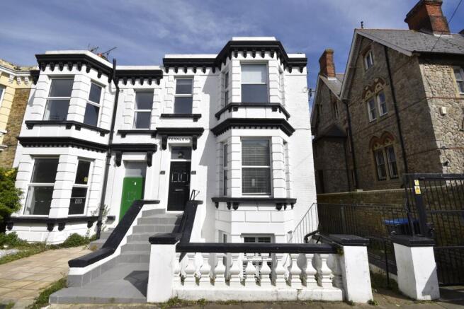 7 bed property, in Arthur Road, £500,000