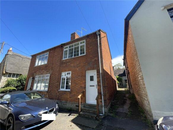 1 bed property, in Church Walk, £125,000