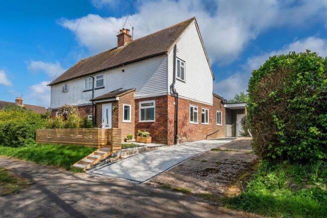 4 bed property, in Sandhurst Avenue, £575,000