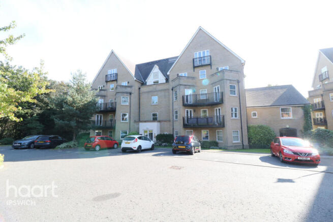 2 bed property, in St Marys Road, £110,000