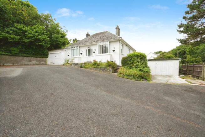3 bed property, in St. Mewan, £390,000