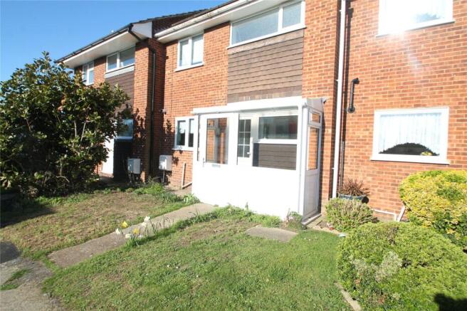 3 bed property, in Woodview Road, £375,000