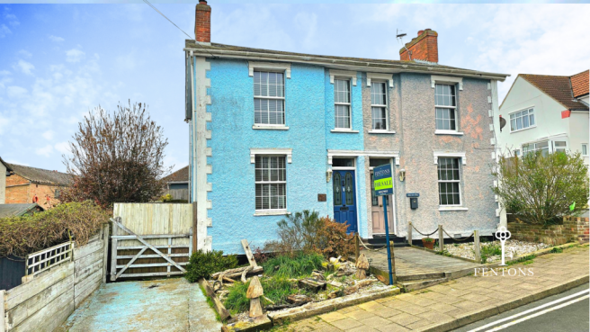 2 bed property, in Crescent Road, £239,995