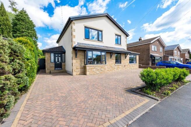 5 bed property, in Woodhead Road, £550,000