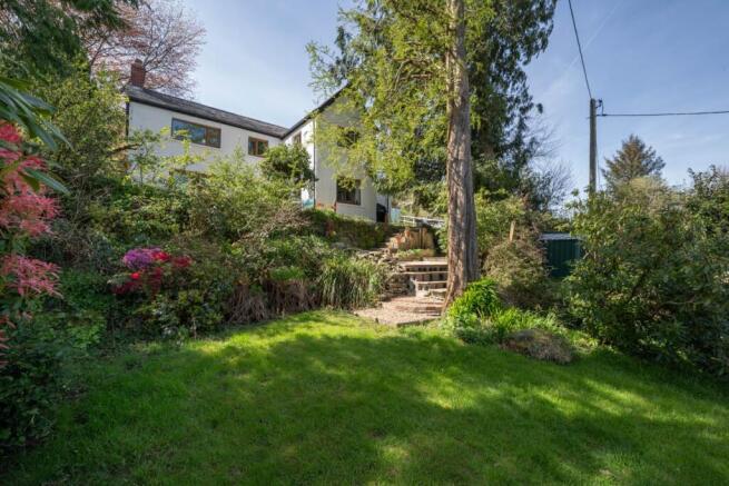 3 bed property, in Ystumtuen, £350,000