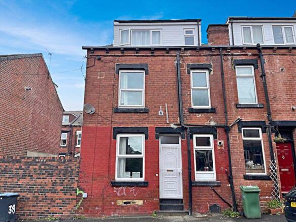 2 bed property, in Harold Street, £180,000