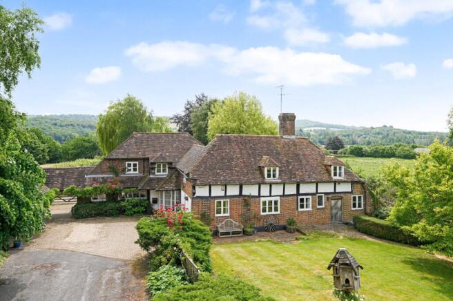 5 bed property, in Bilting Lane, £945,000