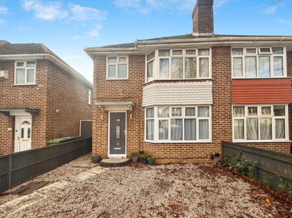 3 bed property, in Gladstone Road, £300,000