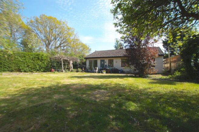 3 bed property, in Studland Ave, £500,000