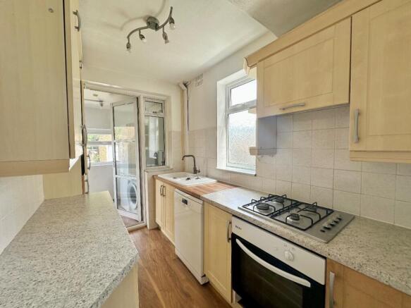 3 bed property, in Squirrels Heath Road, £375,000