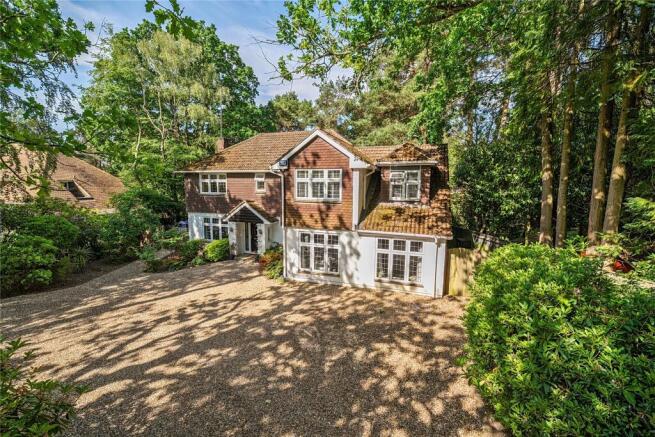 5 bed property, in Camberley, £1,250,000