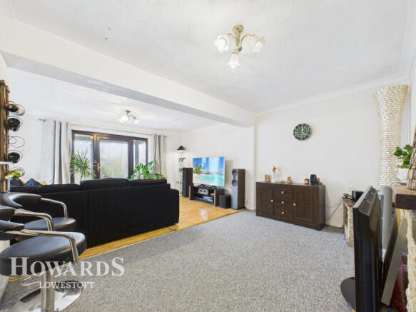 2 bed property, in Blackheath Road, £190,000