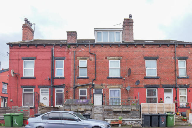 3 bed property, in Paisley View, £105,000