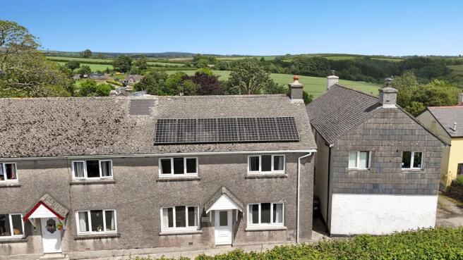 3 bed property, in St. Neot, £200,000