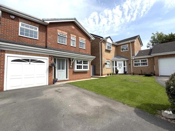 4 bed property, in Sandalwood, £445,000