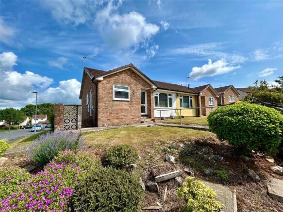 3 bed property, in Haydons Park, £255,000