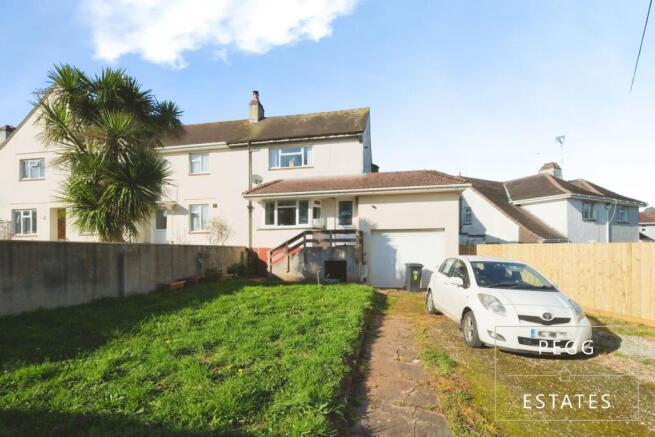 3 bed property, in East Pafford Avenue, £230,000