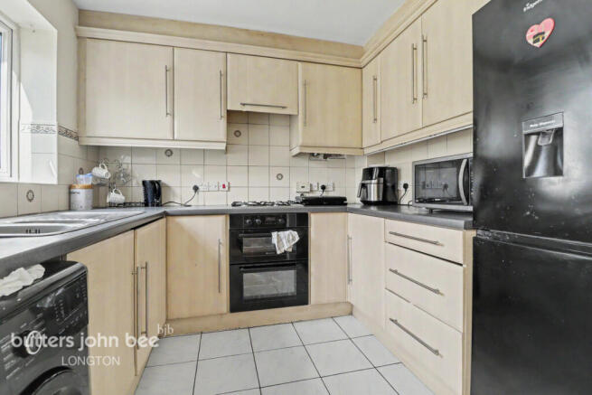 3 bed property, in Dovecote Place, £230,000