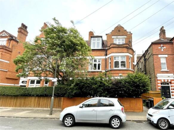 2 bed property, in Wexford Road, £700,000