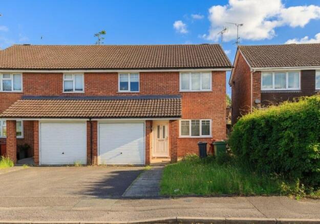 4 bed property, in 12 Tyle Road, £220,000