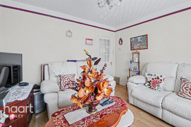 2 bed property, in Besant Road, £340,000