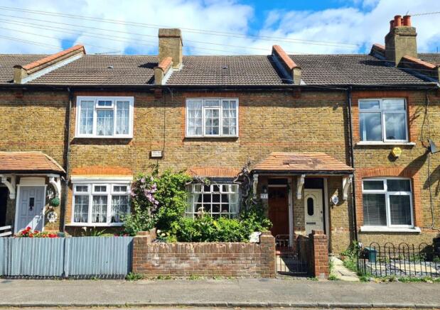 3 bed property, in 17 Brickfield Lane, £250,000