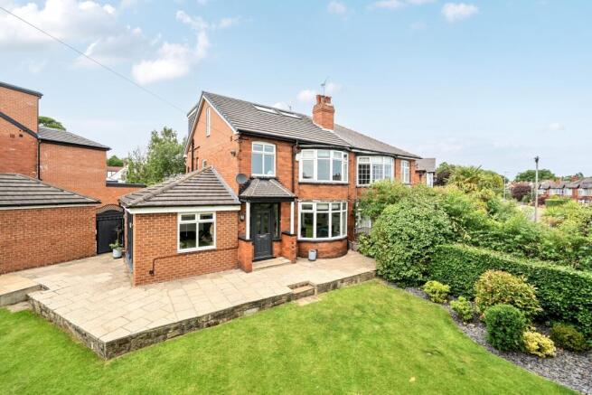 4 bed property, in 2 Montagu View, £545,000