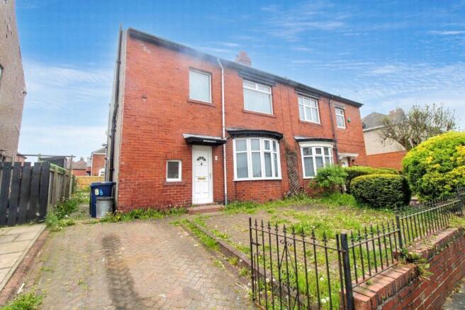 3 bed property, in Westacre Gardens, £163,000