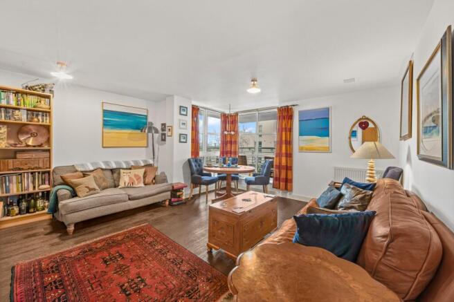 2 bed property, in Barrier Point Road, £450,000