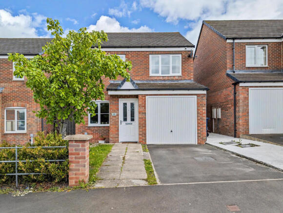 3 bed property, in Flint Road, £185,000