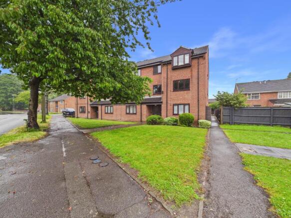 2 bed property, in Keldholme Lane, £65,000