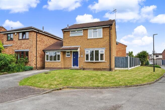 3 bed property, in Belvoir Close, £325,000