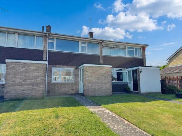 3 bed property, in Knapp Road, £300,000