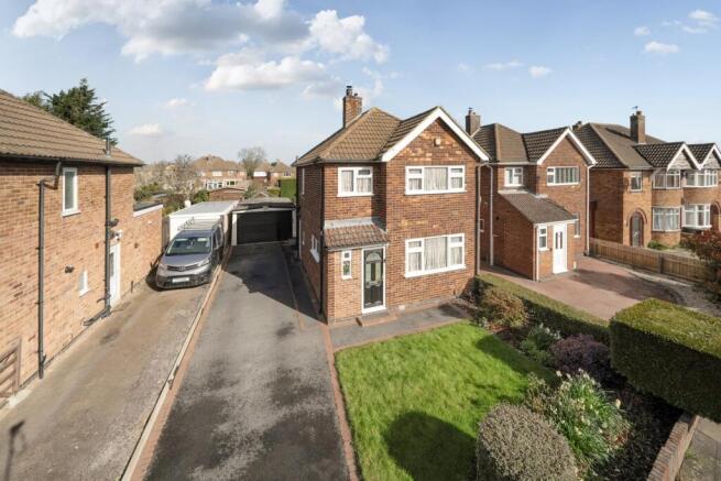 3 bed property, in Conway Drive, £300,000