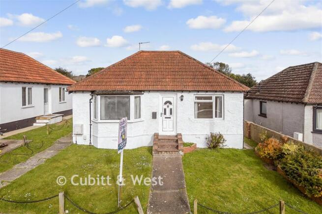 2 bed property, in Downsview Avenue, £350,000
