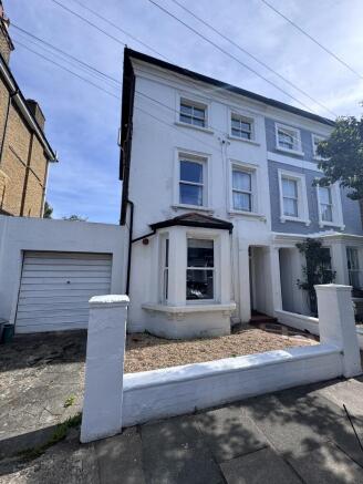 Land, in Jocelyn Road, £1,000,000
