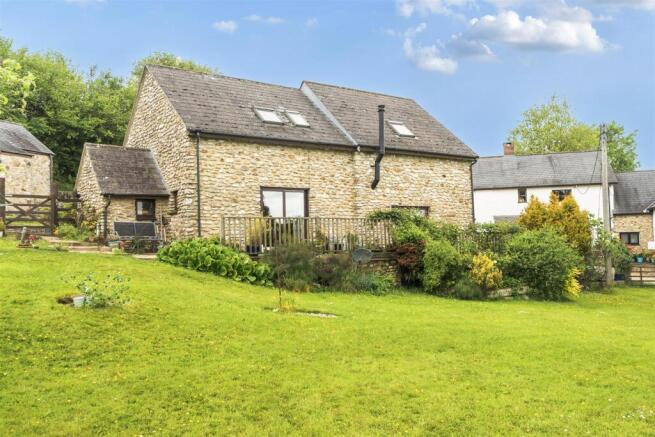 3 bed property, in Higher Watchcombe Farm, £400,000