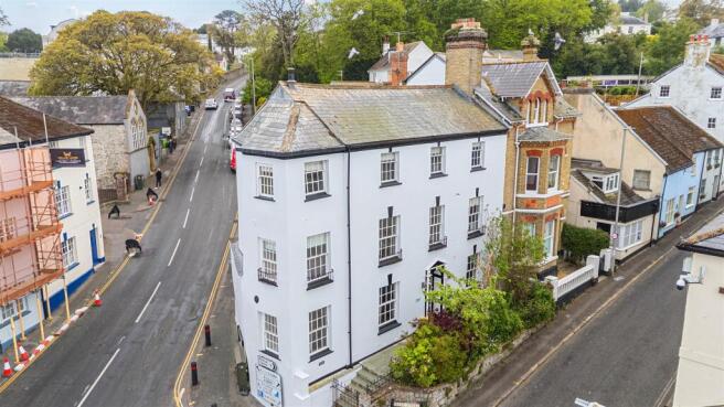 3 bed property, in Silver Street, £750,000